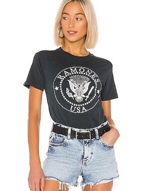 Daydreamer Ramones USA Crest Weekend Tee in Vintage Black Size Small Raw Hem